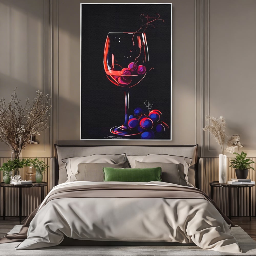 Tablou canvas cu tablou canvas cu pahar de vin si struguri, in rama de aluminiu argintiu, pe perete intr-un dormitor